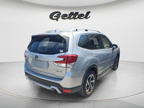 Ice Silver Metallic 2022 Subaru Forester Touring