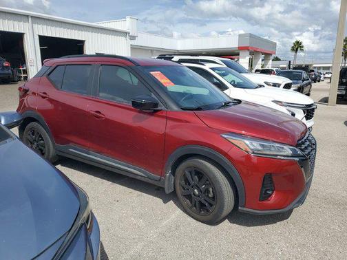 2021 Nissan Kicks SR