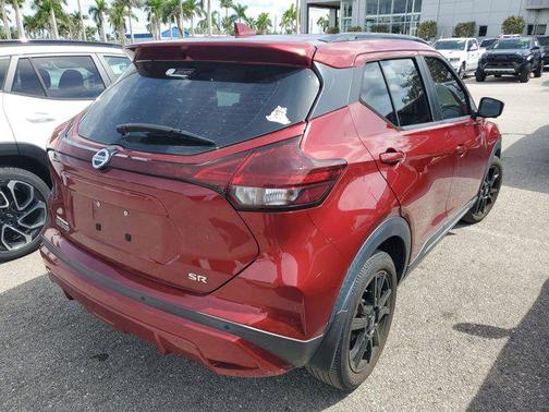 2021 Nissan Kicks SR