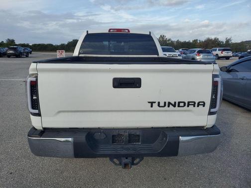 2018 Toyota Tundra SR5
