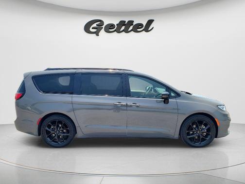 Ceramic Gray Clearcoat 2025 Chrysler Pacifica Limited