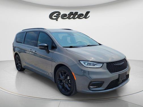 Ceramic Gray Clearcoat 2025 Chrysler Pacifica Limited