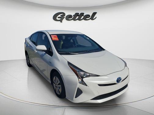 Blizzard Pearl 2016 Toyota Prius Three
