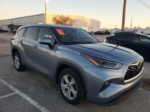 2021 Toyota Highlander LE