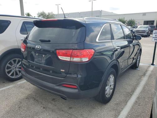 2017 Kia Sorento LX