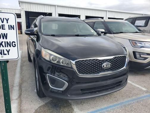 2017 Kia Sorento LX