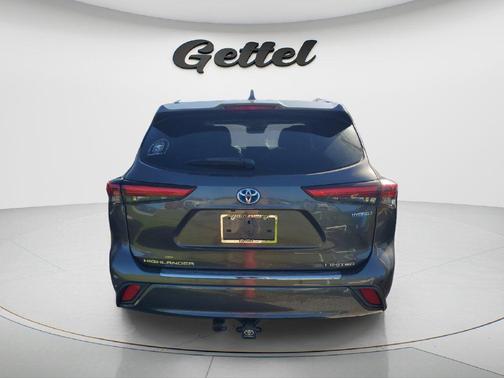 Magnetic Gray Metallic 2020 Toyota Highlander Hybrid Limited