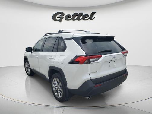 Wind Chill Pearl 2025 Toyota RAV4 XLE Premium