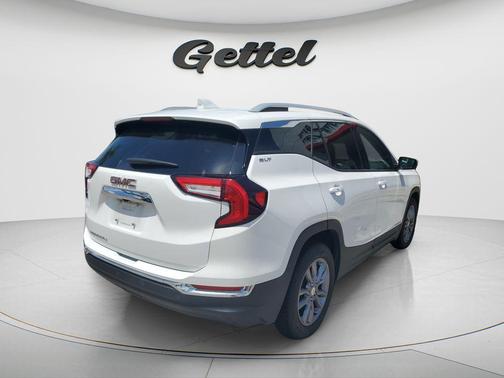 Summit White 2024 GMC Terrain SLT