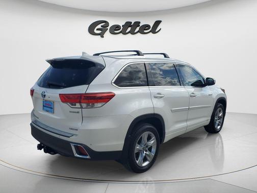 Blizzard Pearl 2018 Toyota Highlander Hybrid Limited