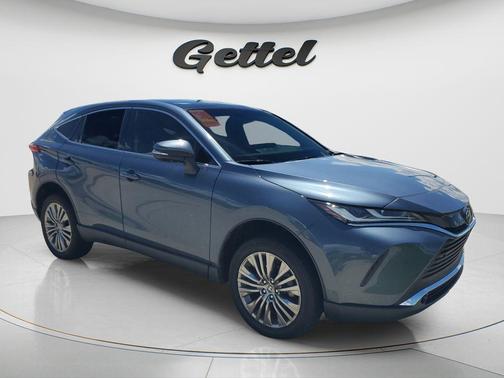 Coastal Gray Metallic 2024 Toyota Venza Limited