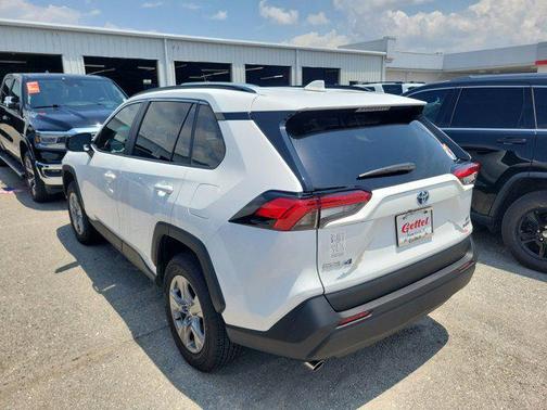 2024 Toyota RAV4 Hybrid SE