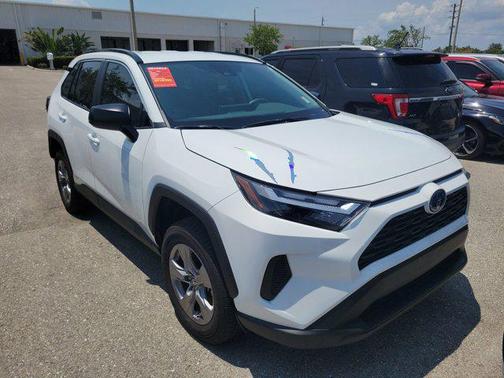 2024 Toyota RAV4 Hybrid SE