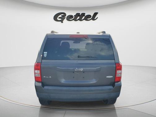 Granite Crystal Metallic Clearcoat 2015 Jeep Patriot Latitude