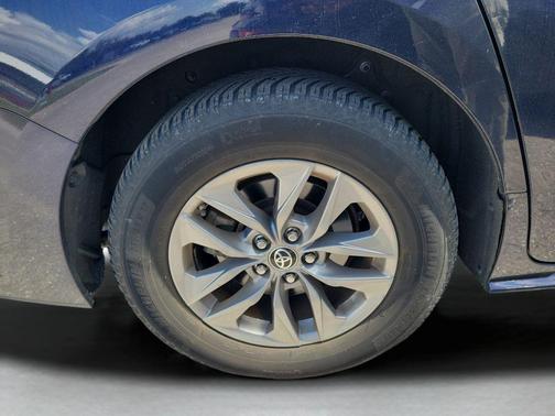 2021 Toyota Sienna LE