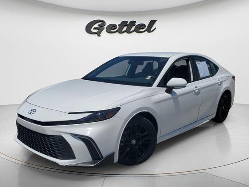 Ice Cap 2025 Toyota Camry SE