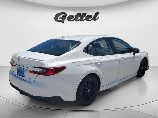 Ice Cap 2025 Toyota Camry SE