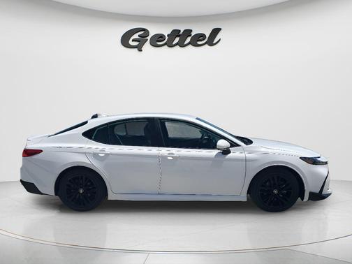 Ice Cap 2025 Toyota Camry SE