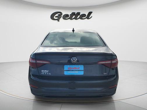 Deep Black Pearl 2024 Volkswagen Jetta 1.5T SE