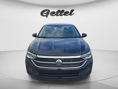 Deep Black Pearl 2024 Volkswagen Jetta 1.5T SE