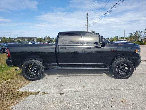 2020 RAM 2500 Big Horn Crew Cab 4X4 6'4' Box