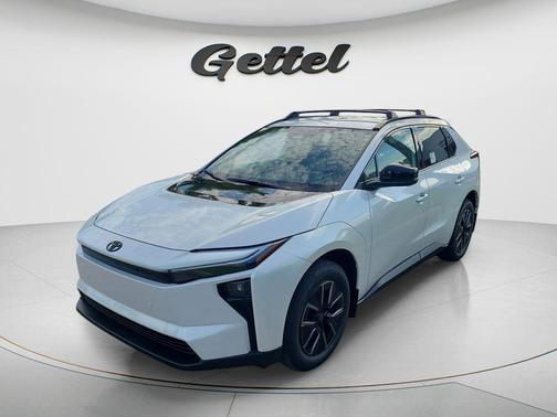 Wind Chill Pearl 2026 Toyota bZ XLE Plus