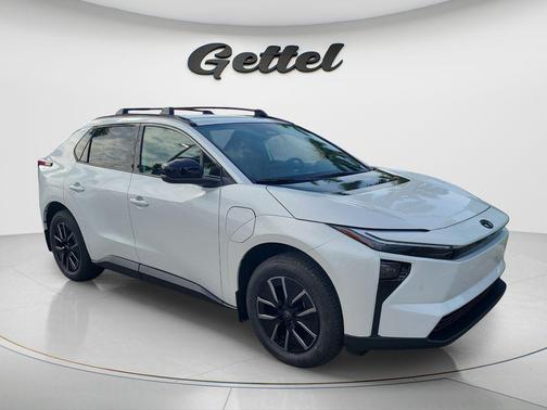 Wind Chill Pearl 2026 Toyota bZ XLE Plus