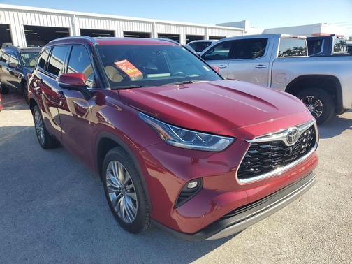 2023 Toyota Highlander Platinum
