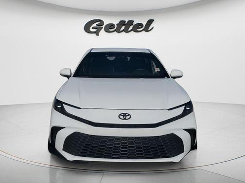 Ice Cap 2025 Toyota Camry SE