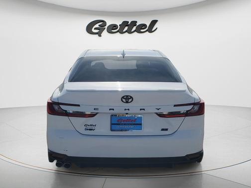 Ice Cap 2025 Toyota Camry SE