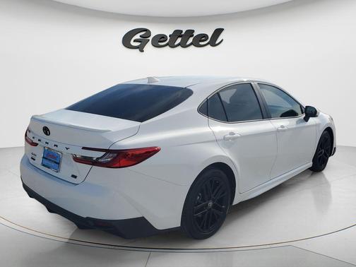 Ice Cap 2025 Toyota Camry SE