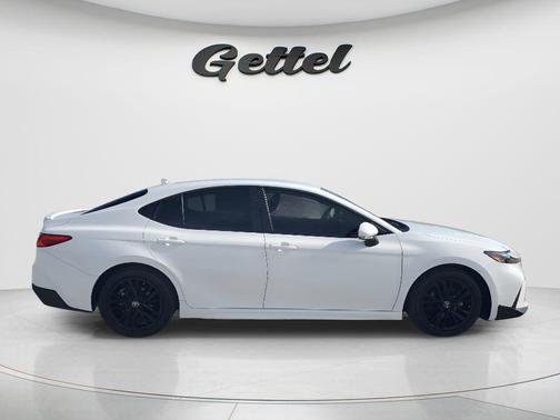 Ice Cap 2025 Toyota Camry SE