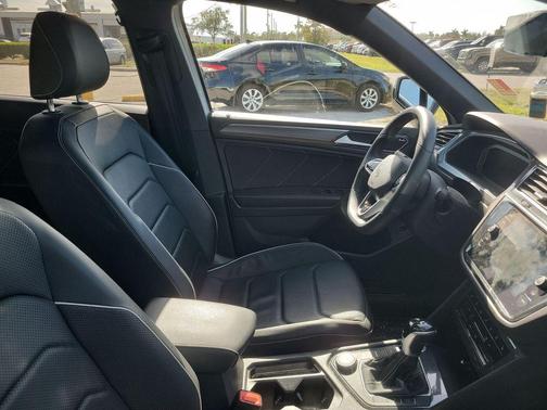 2022 Volkswagen Tiguan 2.0T SEL R-Line 4MOTION