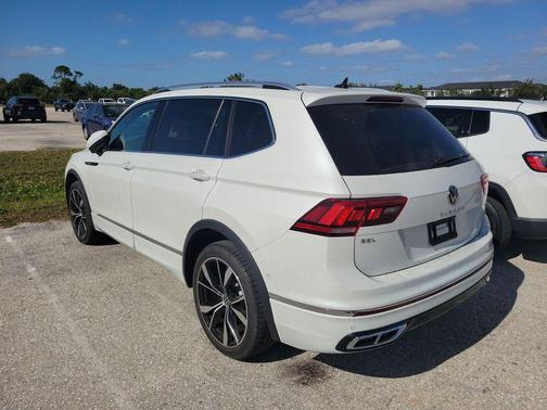 2022 Volkswagen Tiguan 2.0T SEL R-Line 4MOTION