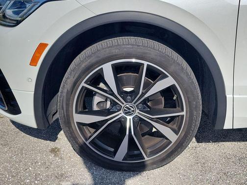 2022 Volkswagen Tiguan 2.0T SEL R-Line 4MOTION