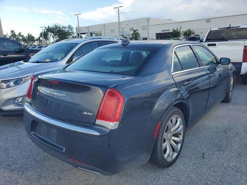 2016 Chrysler 300 Limited