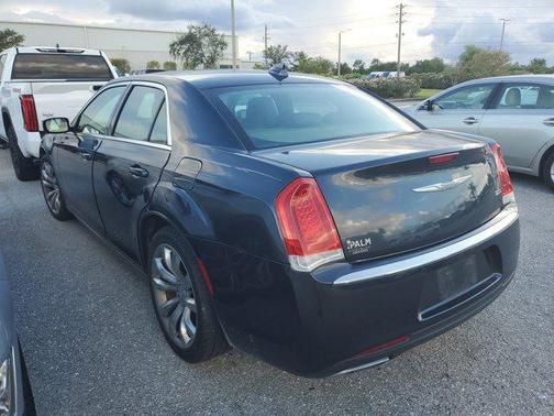 2016 Chrysler 300 Limited