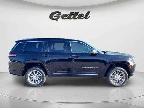 Diamond Black Crystal Pearlcoat 2021 Jeep Grand Cherokee L Summit