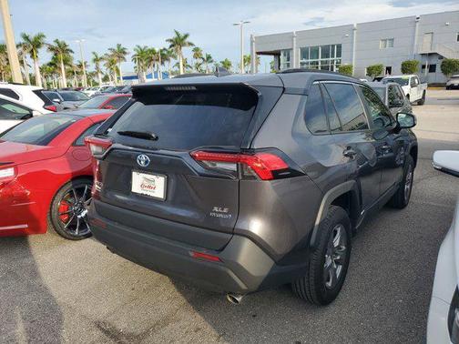 2024 Toyota RAV4 Hybrid XLE