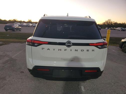 2025 Nissan Pathfinder SV FWD