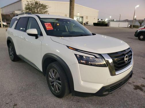 2025 Nissan Pathfinder SV FWD