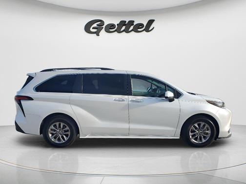Wind Chill Pearl 2022 Toyota Sienna XLE