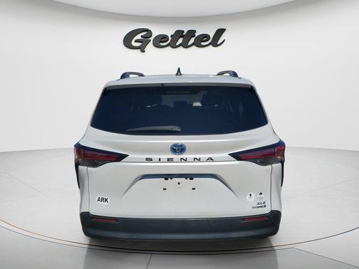 Wind Chill Pearl 2022 Toyota Sienna XLE