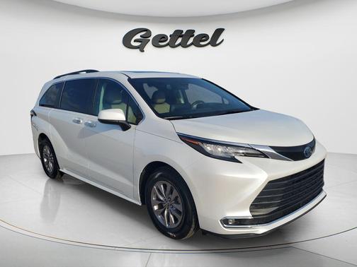 Wind Chill Pearl 2022 Toyota Sienna XLE