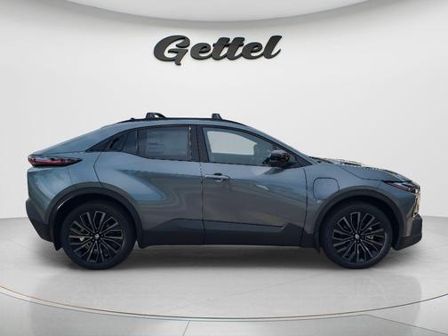 Overcast 2026 Toyota C-HR XSE