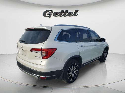 White Diamond Pearl 2019 Honda Pilot Touring 8-Passenger