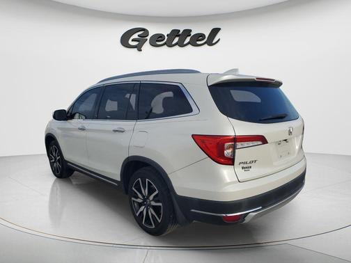 White Diamond Pearl 2019 Honda Pilot Touring 8-Passenger