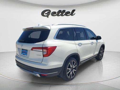 White Diamond Pearl 2019 Honda Pilot Touring 8-Passenger