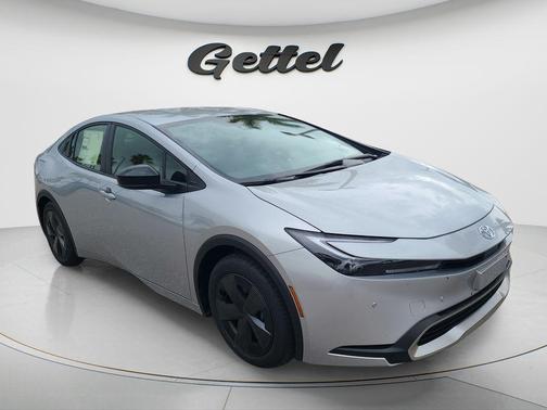 Cutting Edge 2026 Toyota Prius Plug-In Hybrid SE