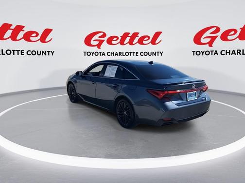 2020 Toyota Avalon Hybrid XSE